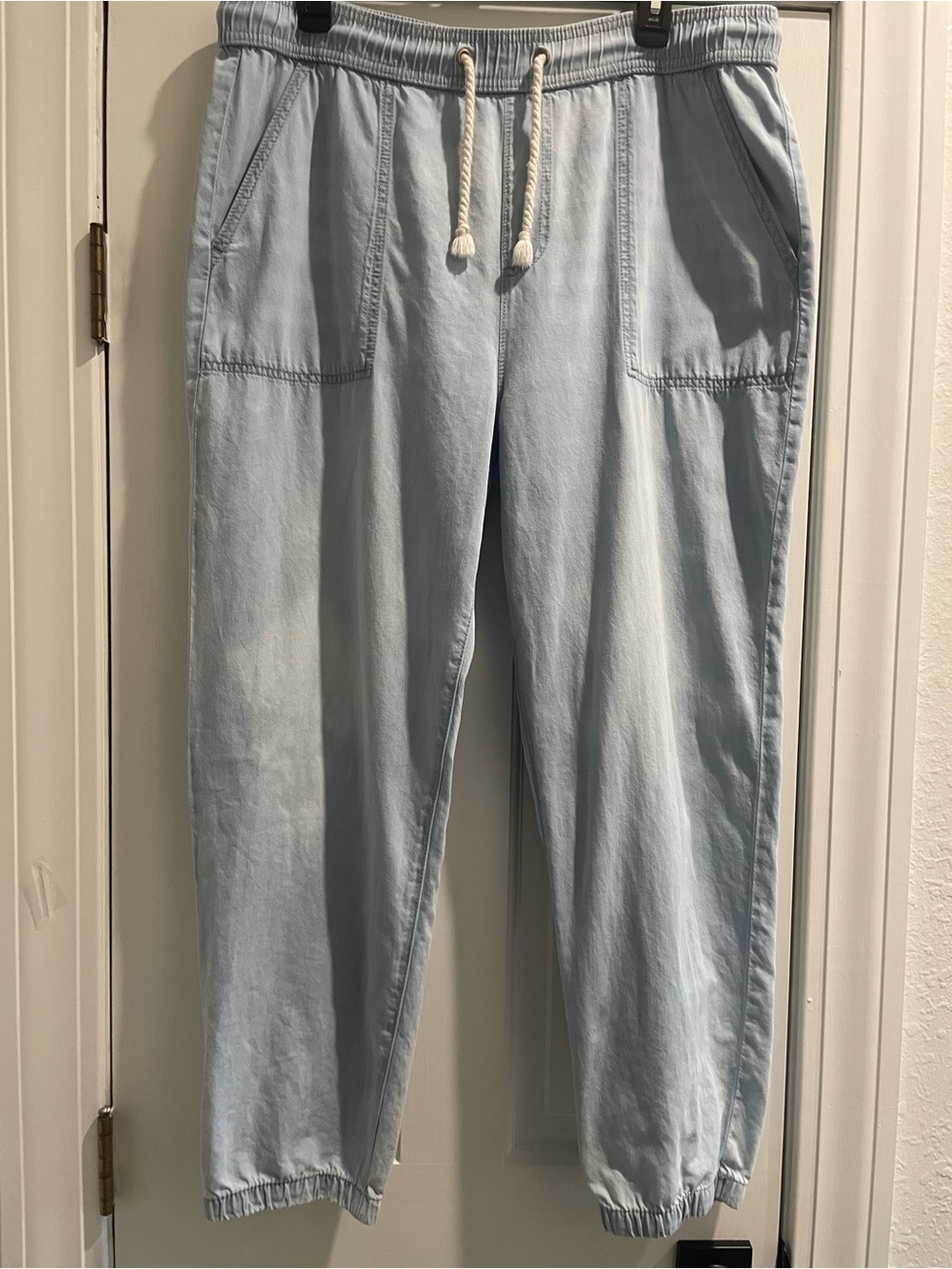 RE Generation by Celebrity Pink denim joggers. Jasmine. Women’s Large.